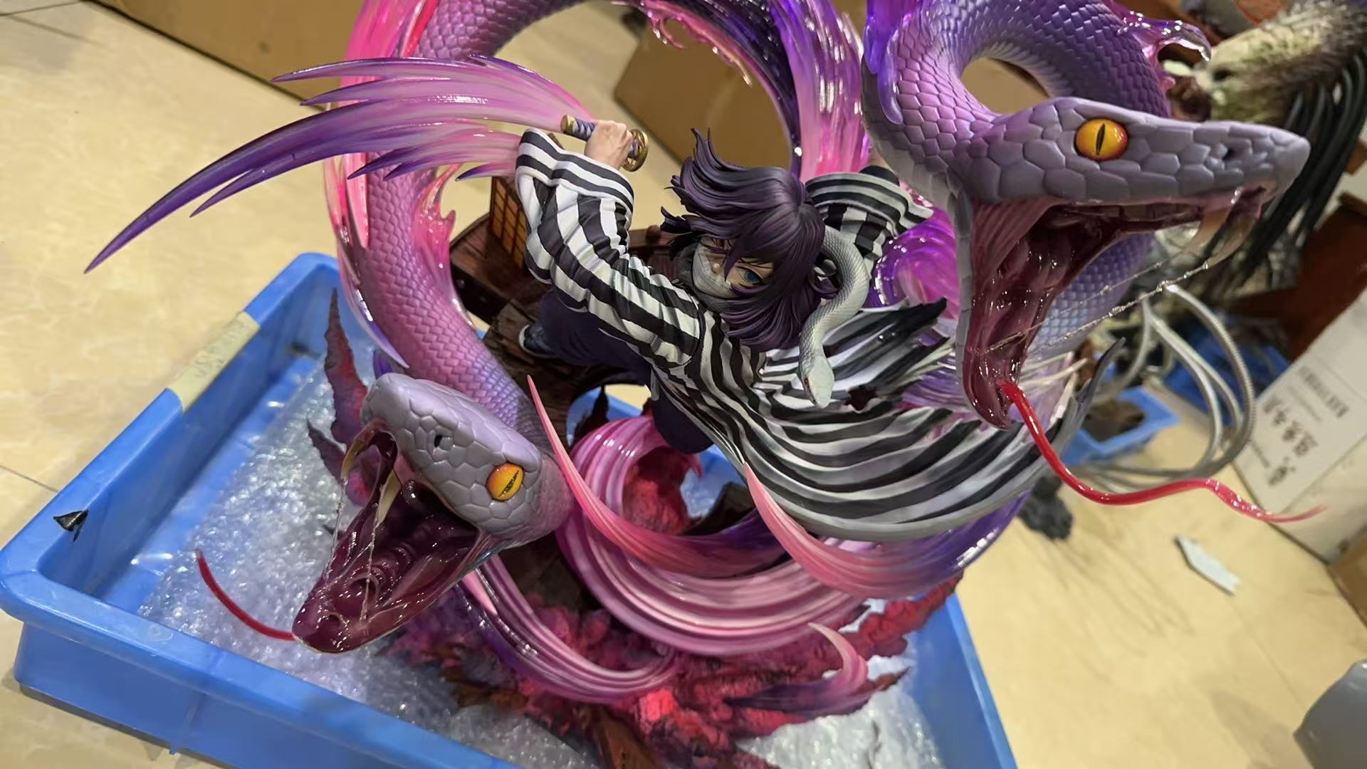 BOS Studio Obanai Iguro 1/6 Kimetsu no Yaiba estatua de resina